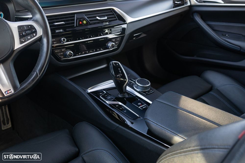 BMW 520 e Pack M - 24