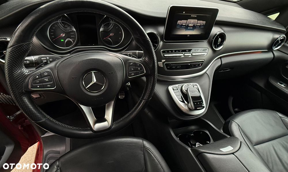 Mercedes-Benz Klasa V - 12