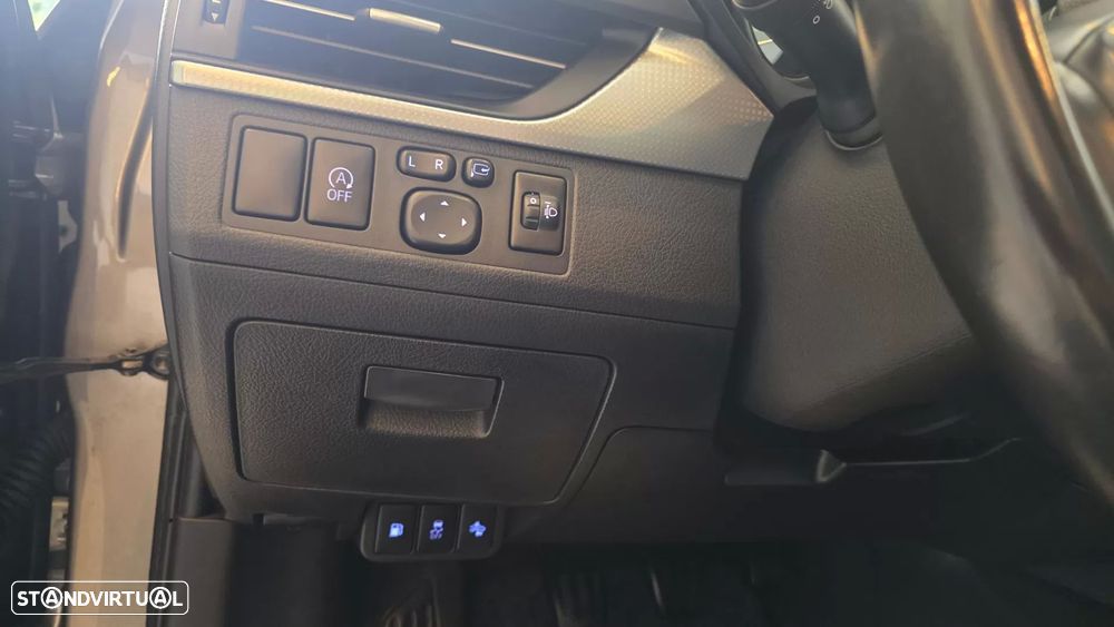 Toyota Avensis Touring Sports 2.0 D-4D Exclusive+GPS - 33