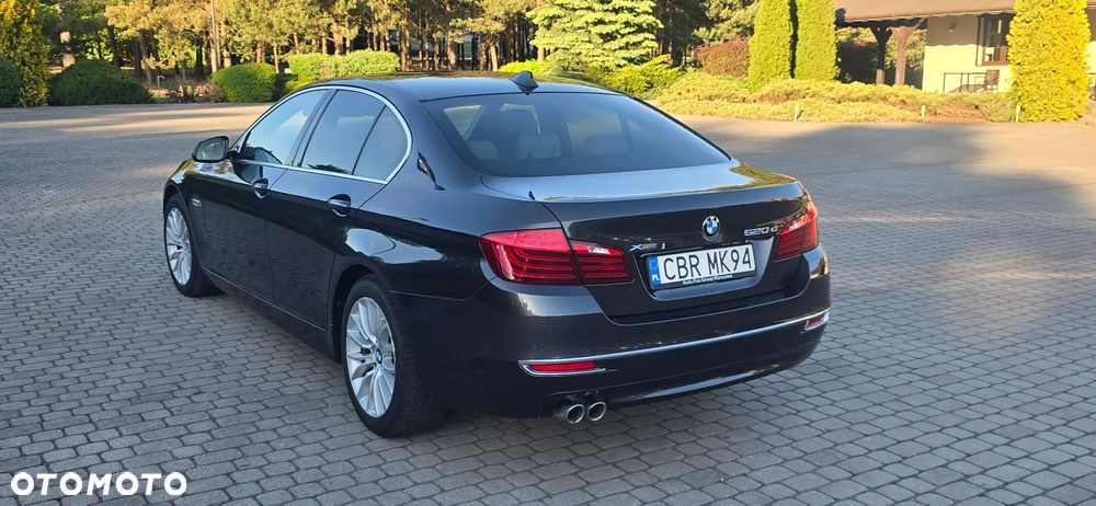 BMW Seria 5 520d xDrive Sport - 13