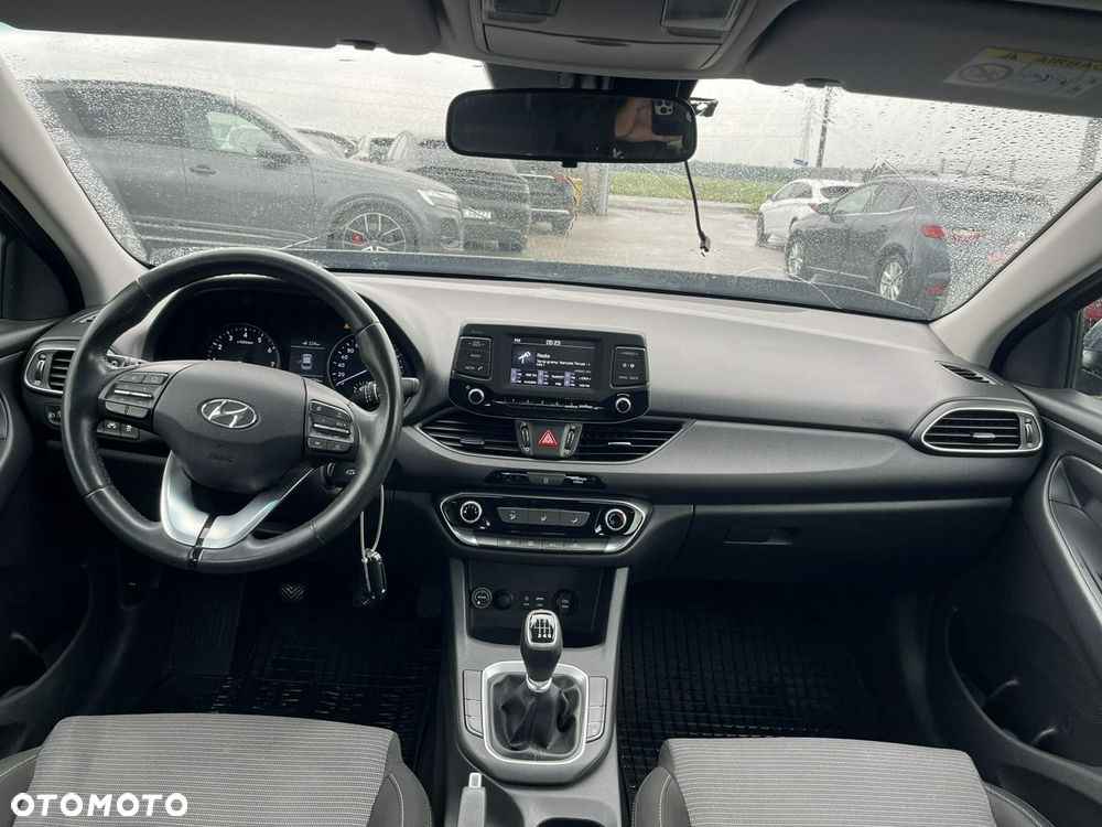 Hyundai i30 blue 1.4 Classic - 11