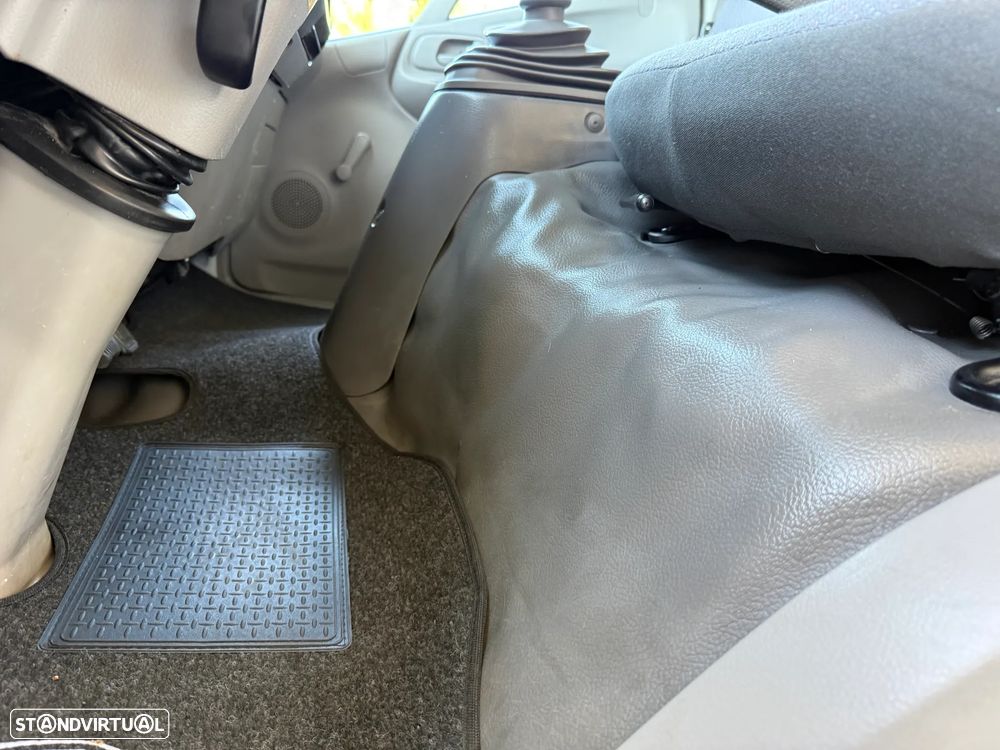Toyota DYNA M 35.25 3.0 D4D  ABS - 12
