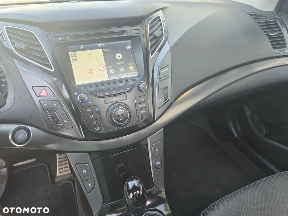 Hyundai i40 Kombi 1.7 CRDi DCT Premium - 25