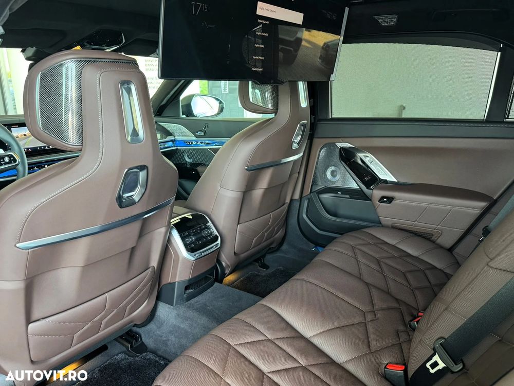 BMW Seria 7 740d xDrive MHEV - 15