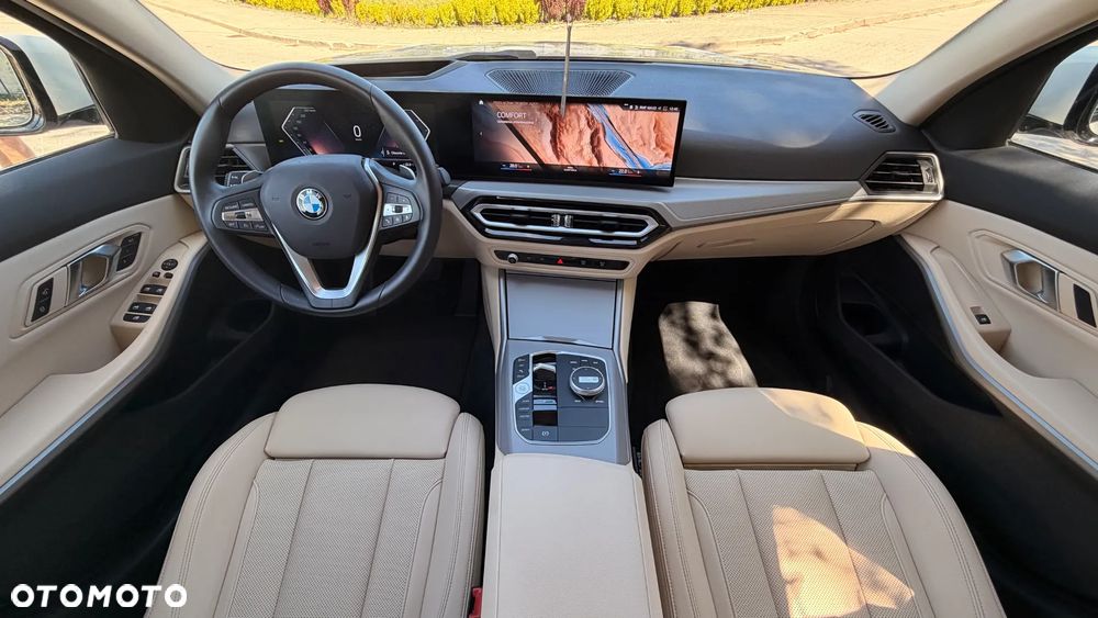 BMW Seria 3 330i xDrive - 10