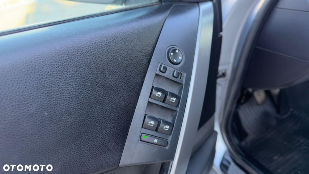 BMW Seria 5 520i - 34