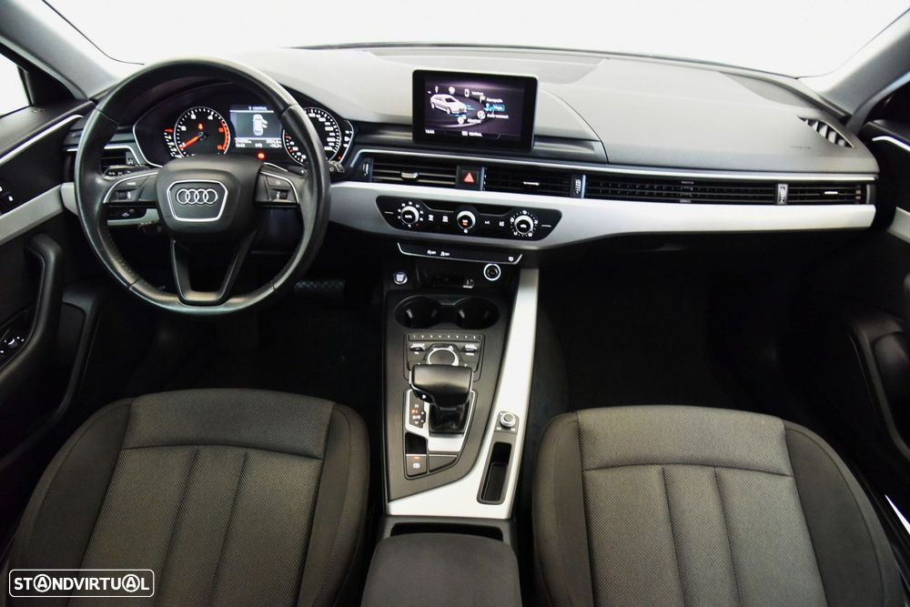 Audi A4 Avant 35 TDI Design S tronic - 16