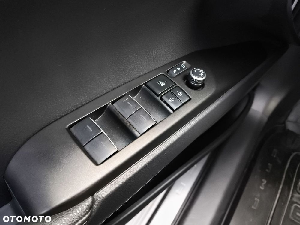 Toyota Camry - 21