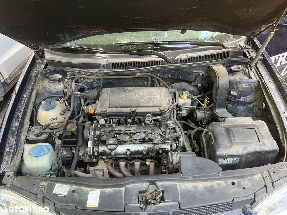 Dezmembrez VW Volkswagen Golf 4 break albastru 1,4 benzina BCA 2003 - 5