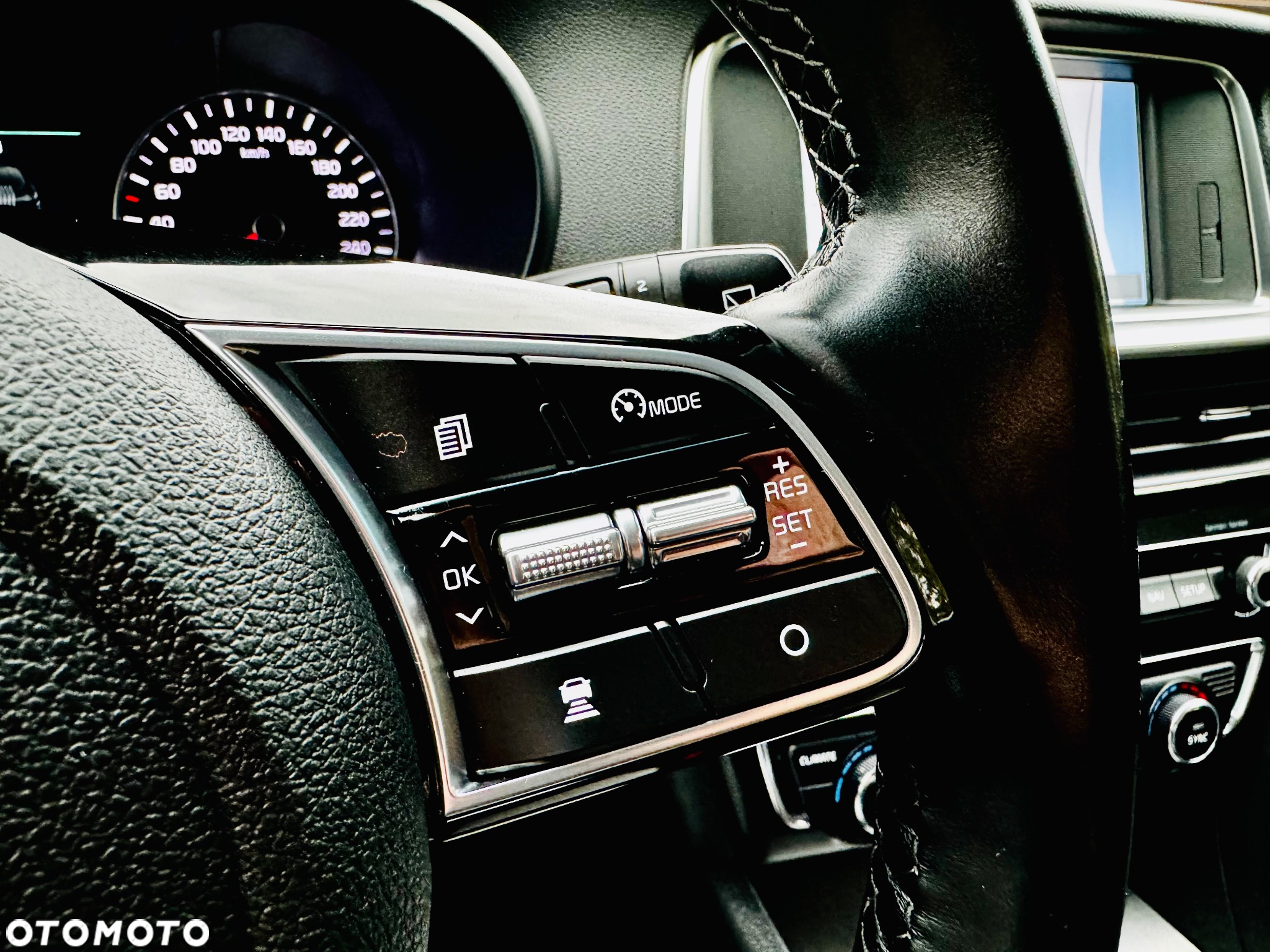 Kia Optima Plug-in Hybrid - 38