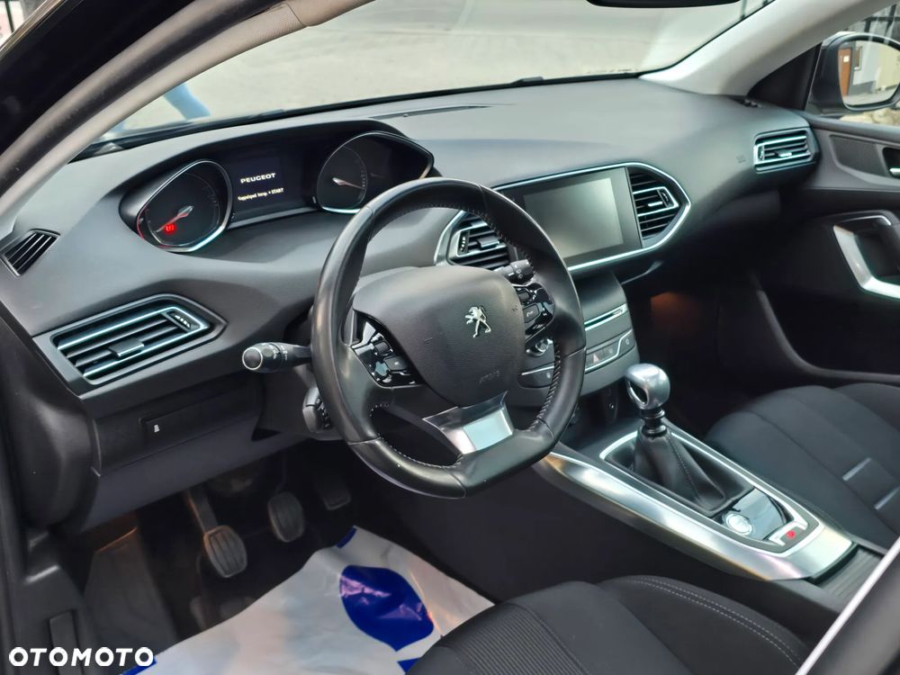 Peugeot 308 1.6 THP Active - 26