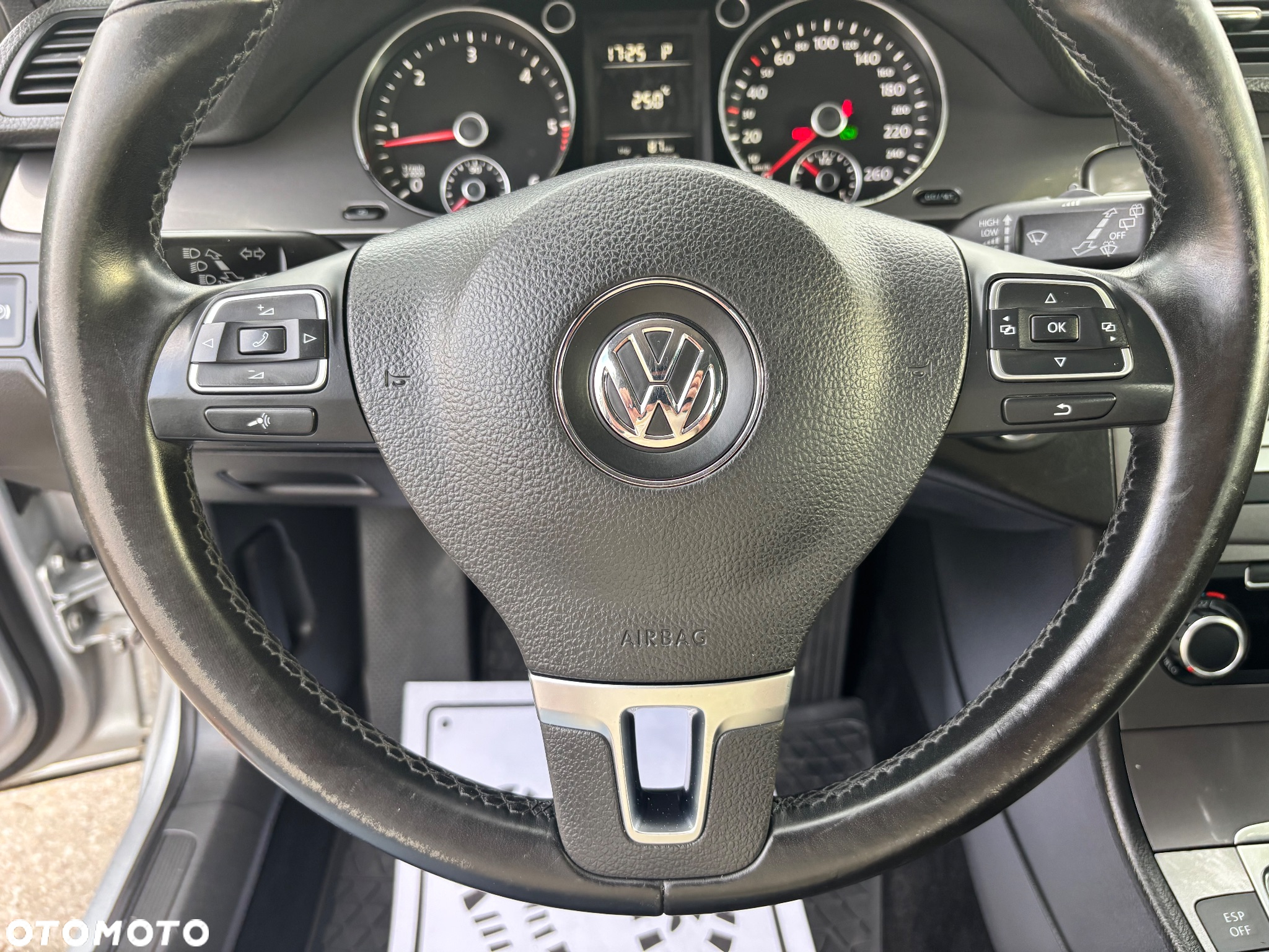 Volkswagen Passat 2.0 TDI Comfortline DSG - 14
