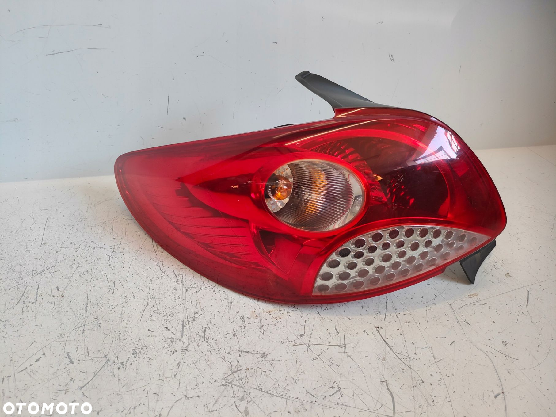 PEUGEOT 206+ 3D LAMPA LEWY TYŁ TYLNA - 2