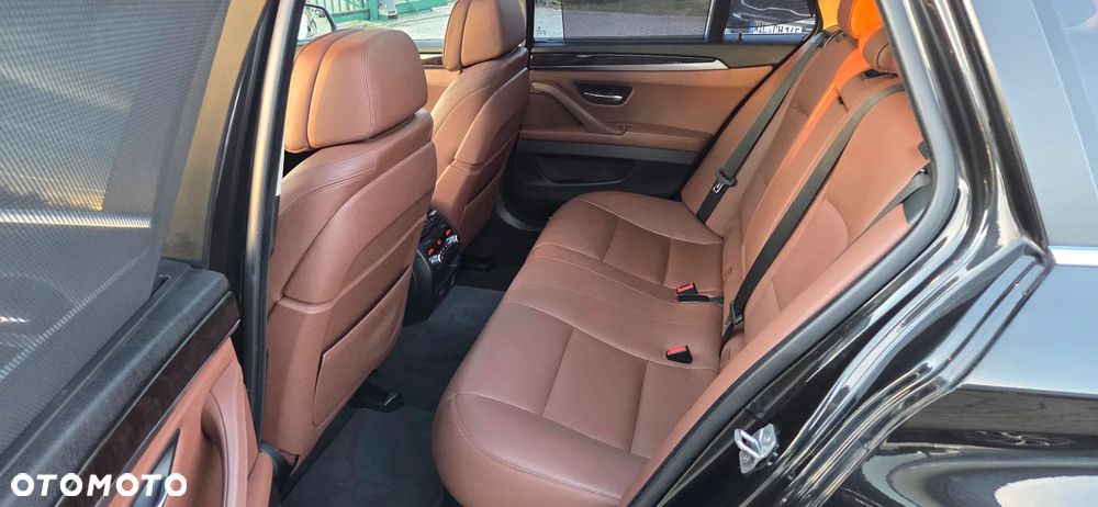 BMW Seria 5 525d Sport-Aut Luxury Line - 16