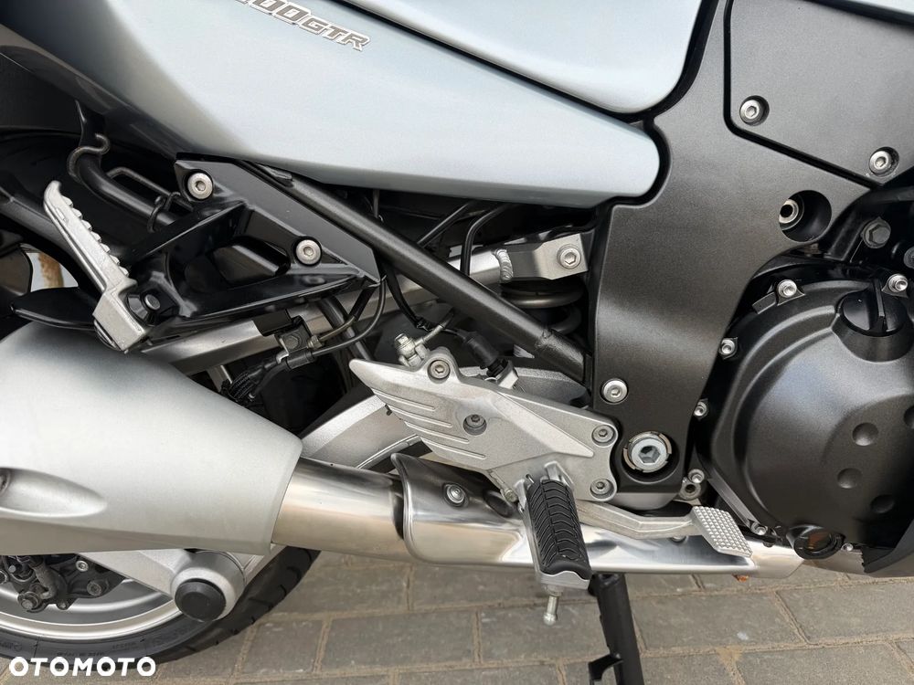 Kawasaki GTR - 17