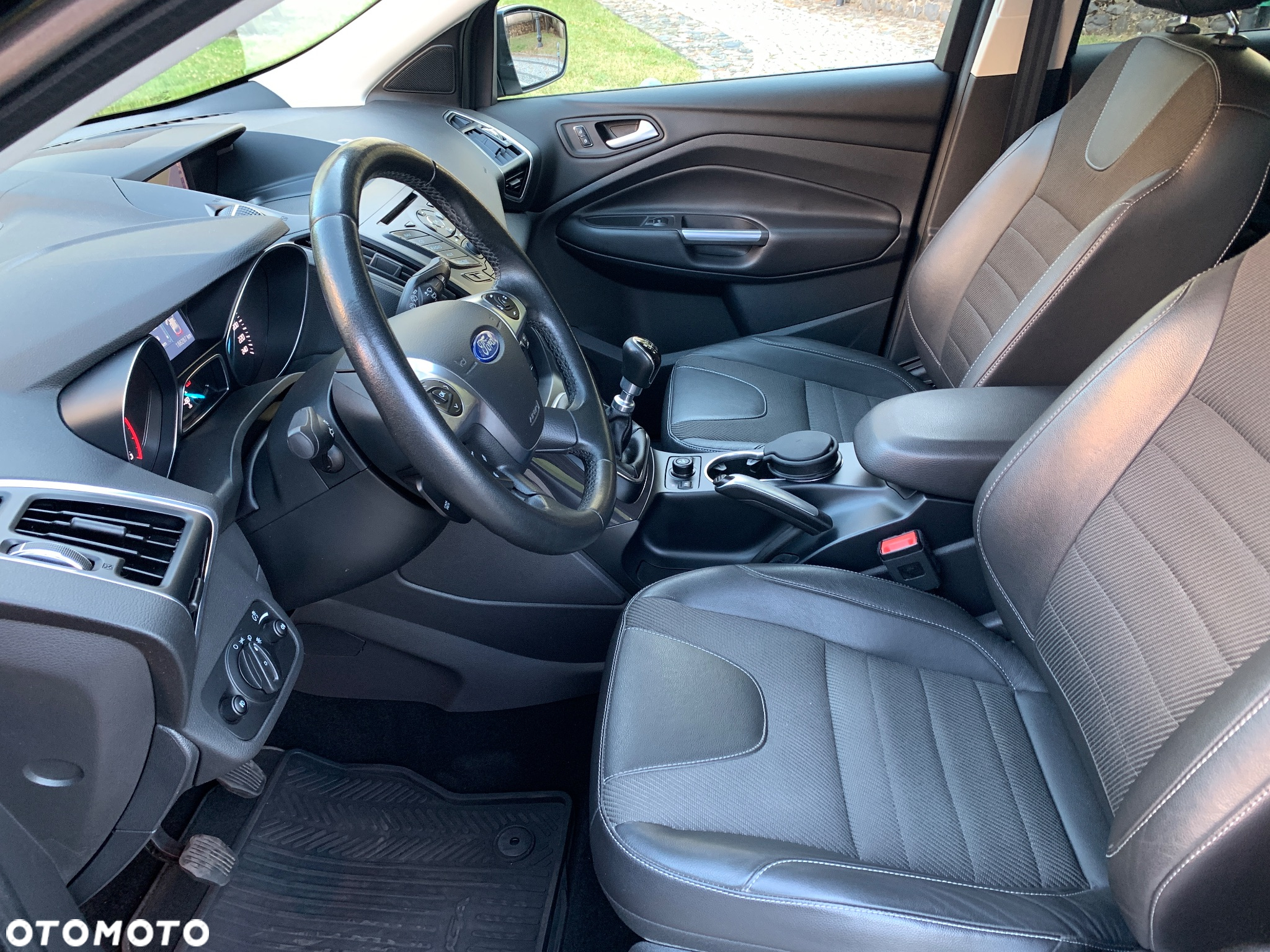 Ford Kuga 2.0 TDCi 4x4 Titanium - 39
