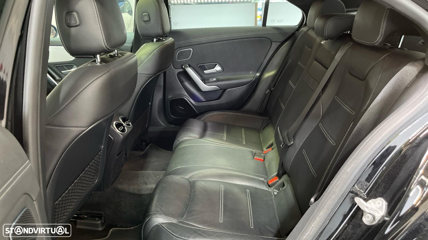 Mercedes-Benz A 250 Limousine e AMG Line - 15