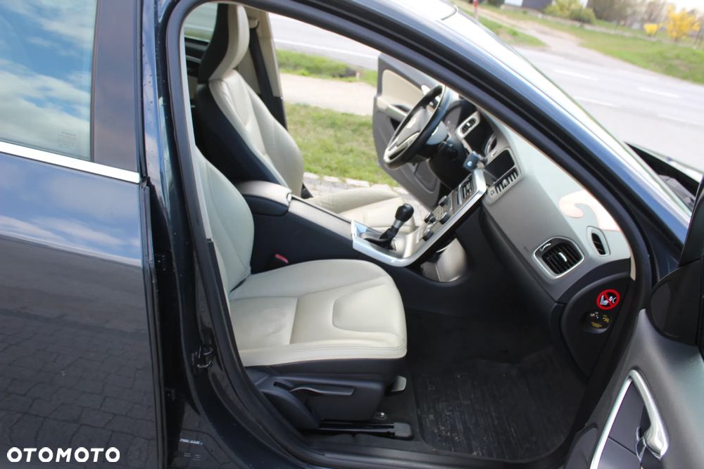 Volvo S60 T3 Summum - 13