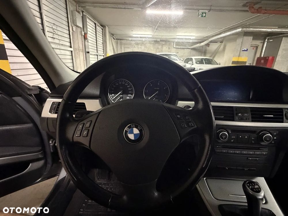 BMW Seria 3 320d - 11