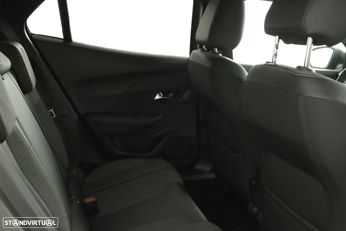Peugeot 2008 1.2 PureTech Allure - 22