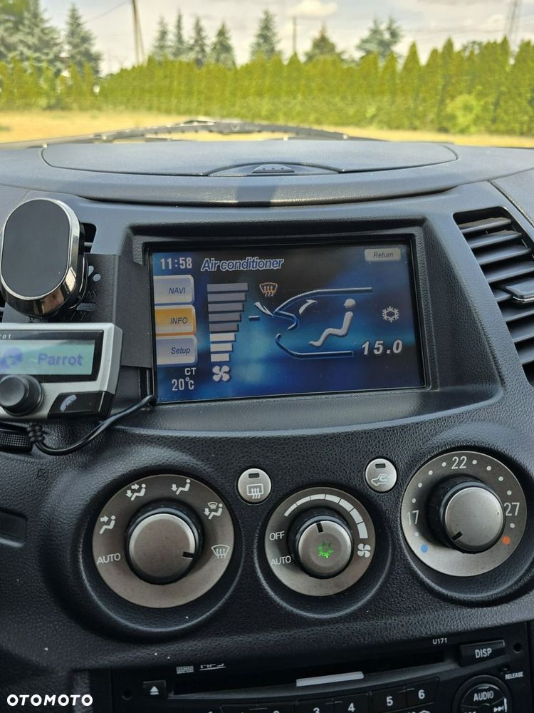 Mitsubishi Grandis - 31