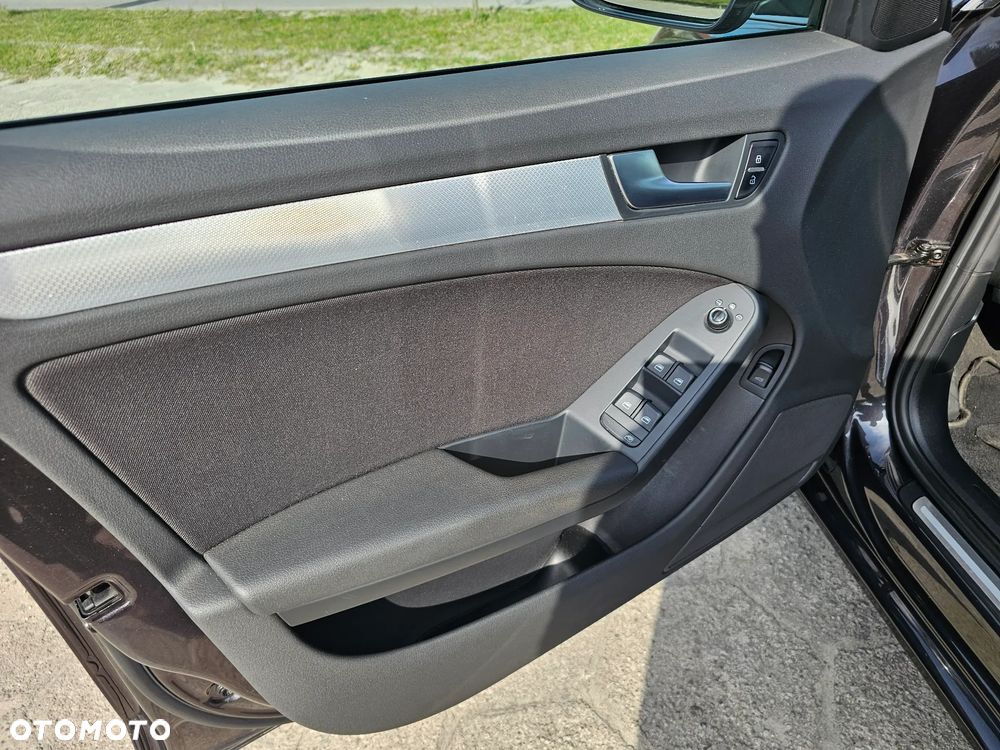 Audi A4 Limousine 2.0 TDI DPF S line Sportpaket (plus) - 19