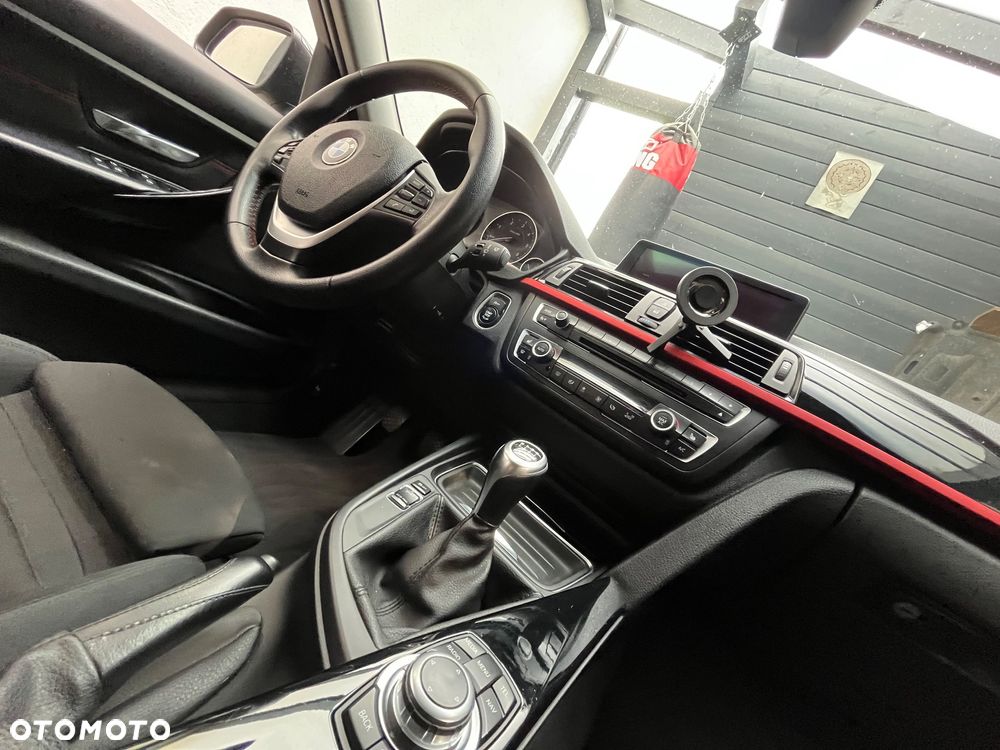 BMW Seria 3 320d - 21