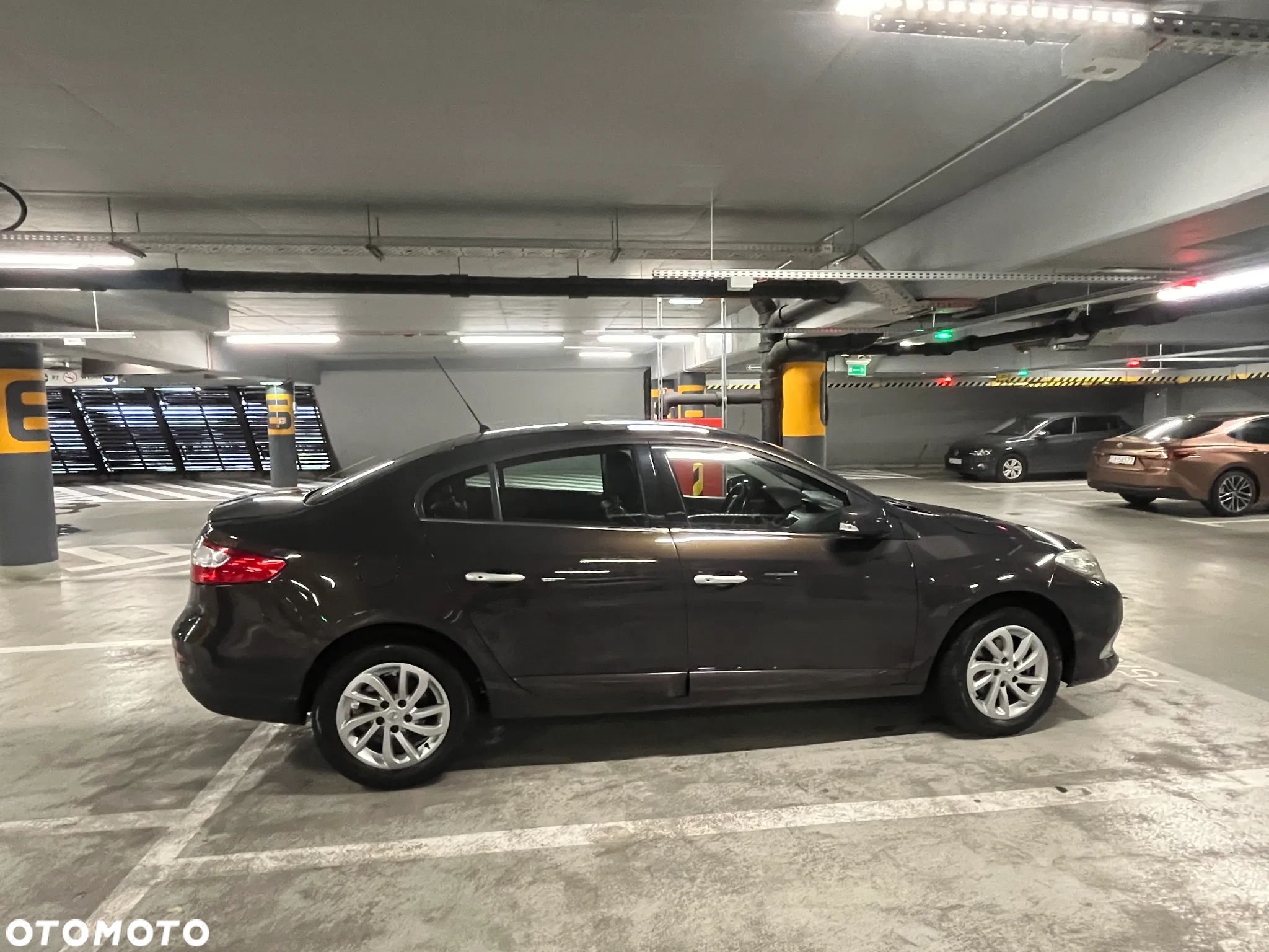Renault Fluence 1.6 16V Intens - 5