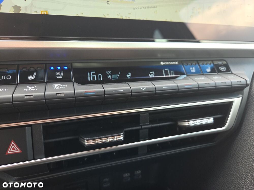 Toyota Camry - 25