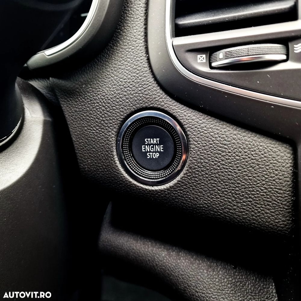 Renault Megane TCe 140 GPF Intens - 24