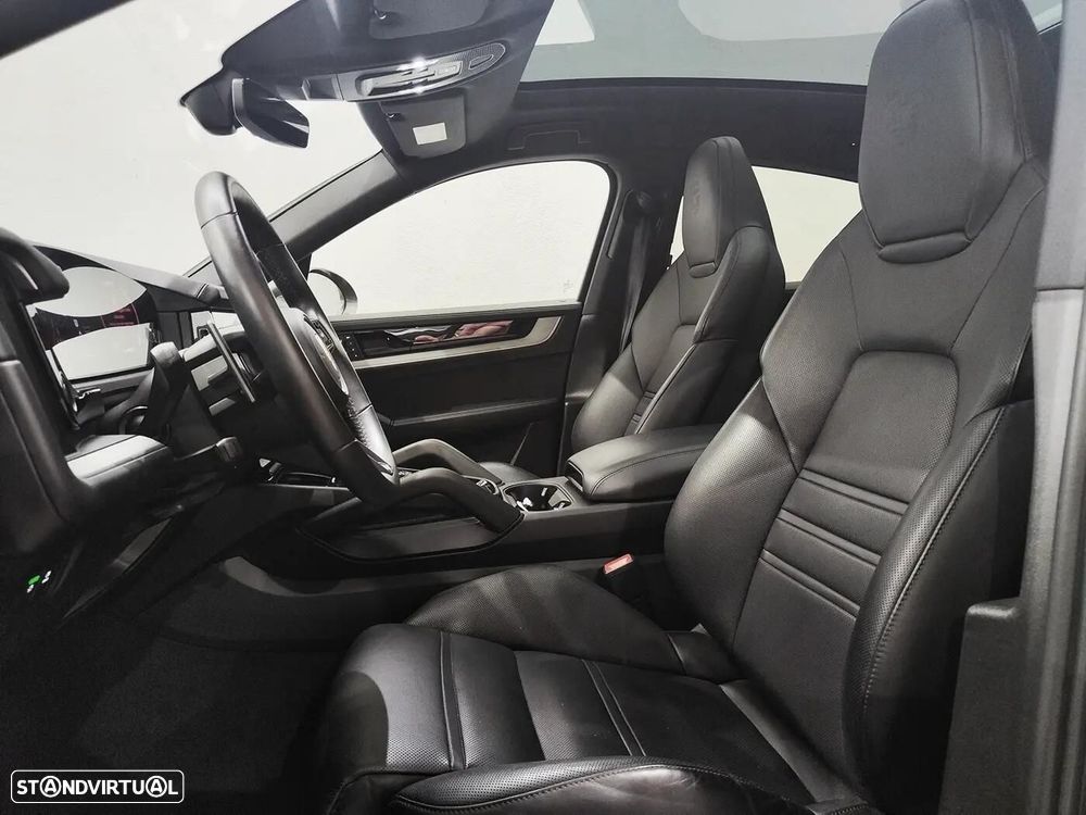 Porsche Cayenne Coupé E-Hybrid - 16