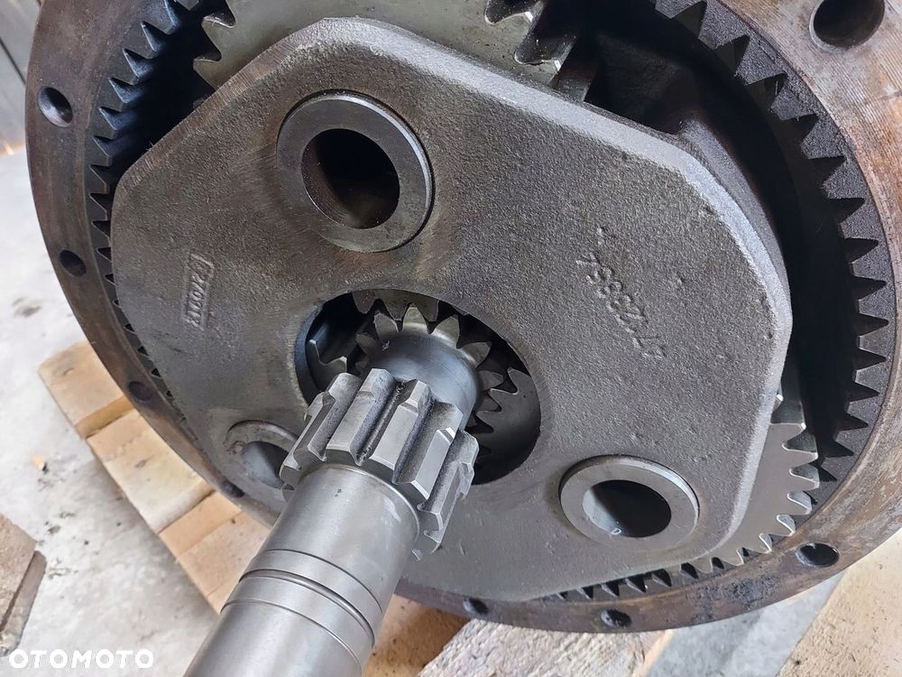 ZWOLNICA LEWA PRAWA TYŁ 47124320 47123854 STEYR 6140 2012R - 4