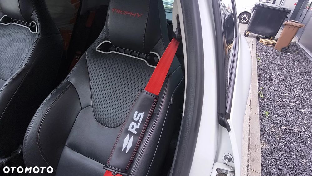 Renault Clio TCe 220 EDC R.S Trophy - 8