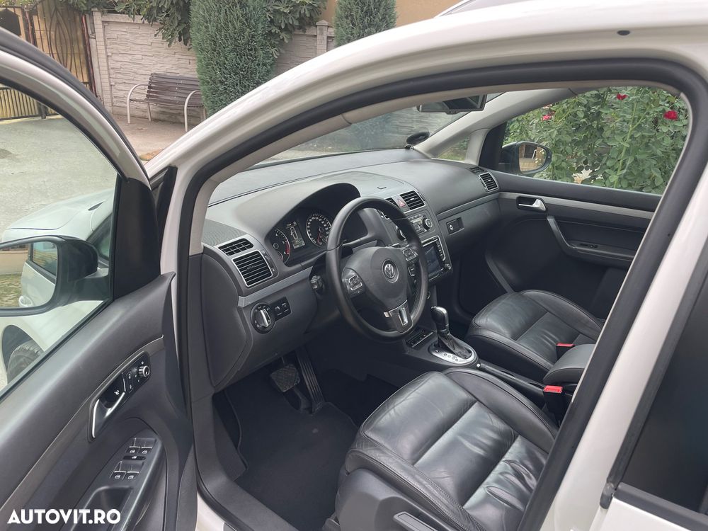 Volkswagen Touran - 19