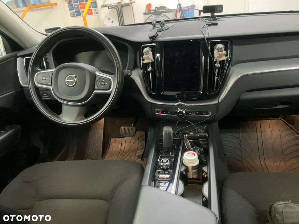 Volvo XC 60 B4 D AWD Momentum Pro - 6