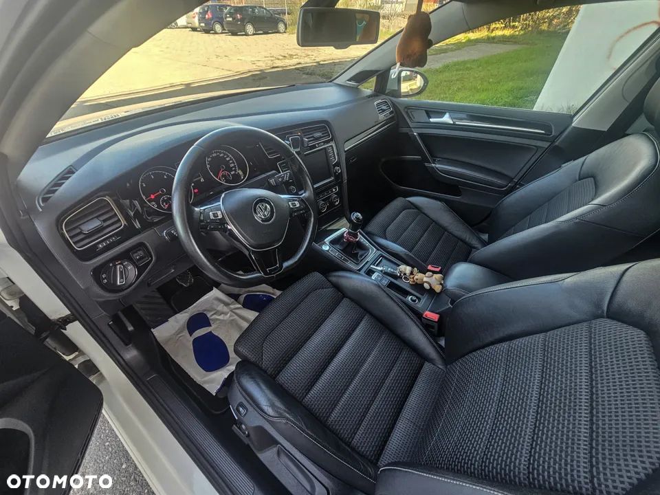 Volkswagen Golf 2.0 TDI Sound - 27