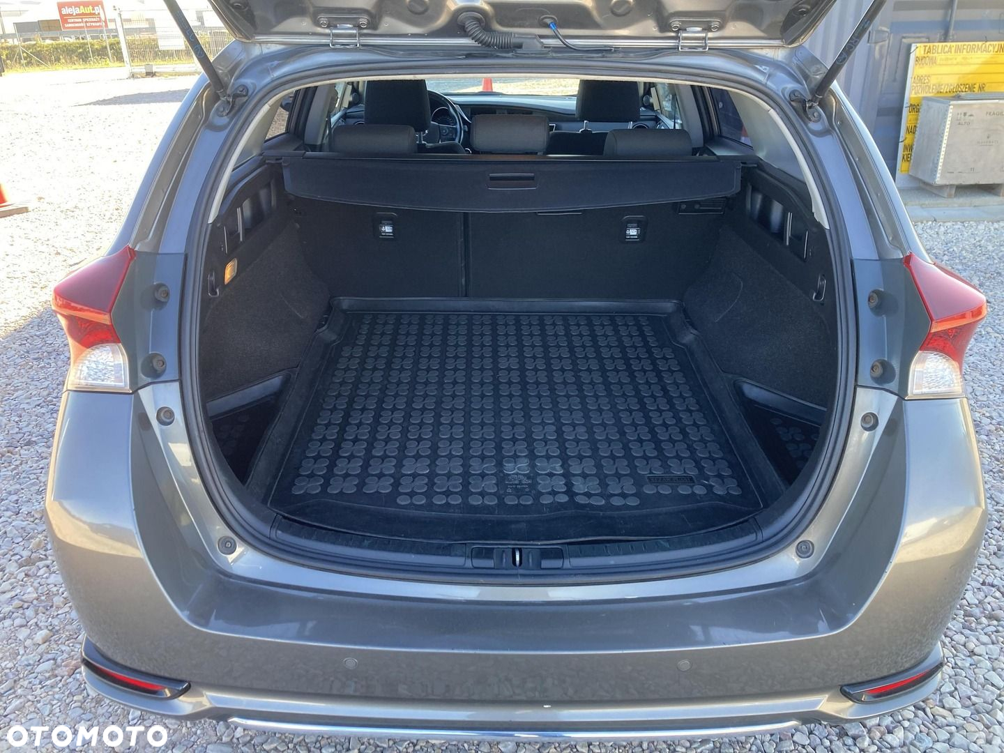 Toyota Auris Hybrid 135 Premium - 27