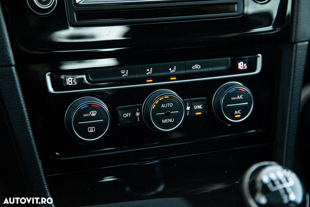 Volkswagen Golf - 17