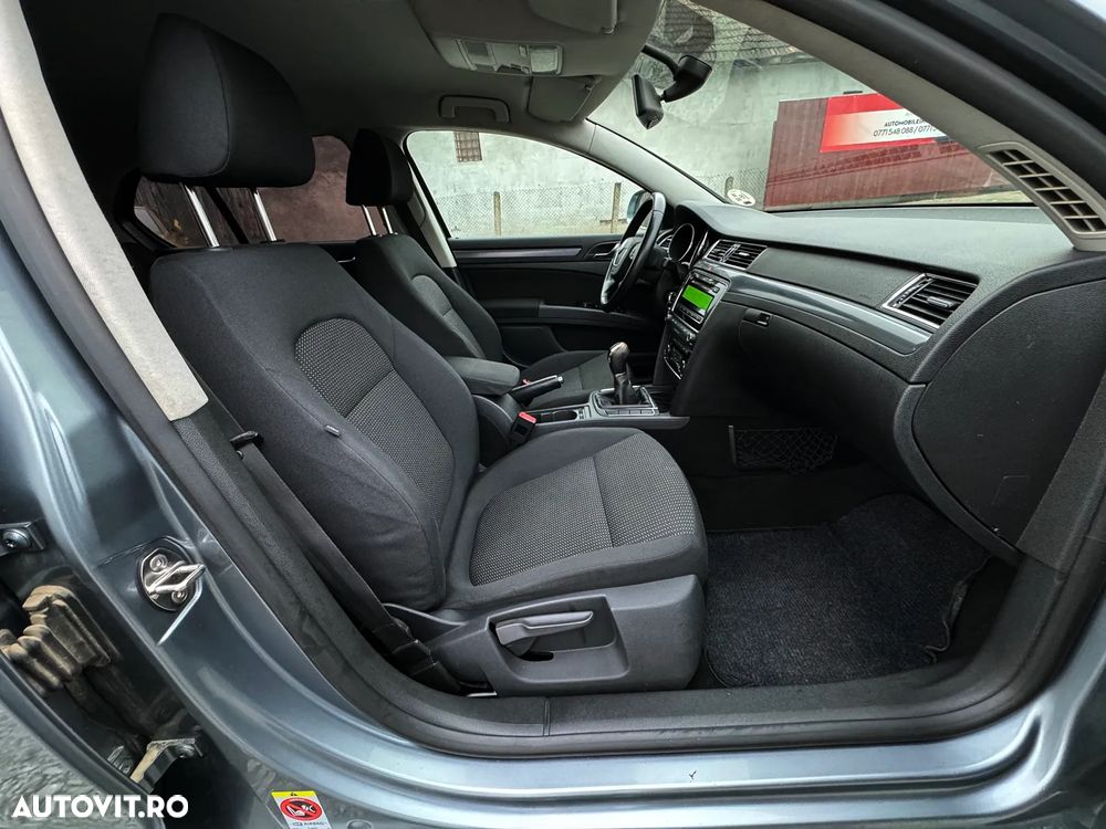 Skoda Superb 2.0 TDI DPF Elegance - 8