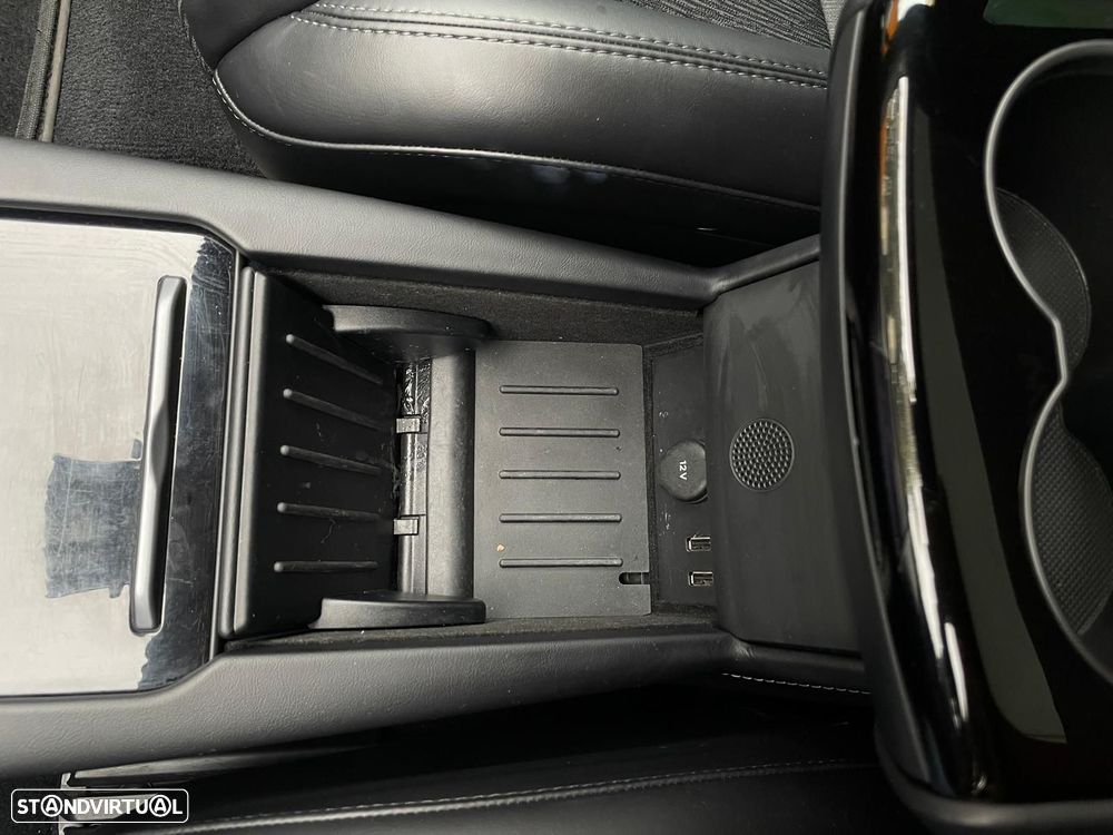 Tesla Model S - 32