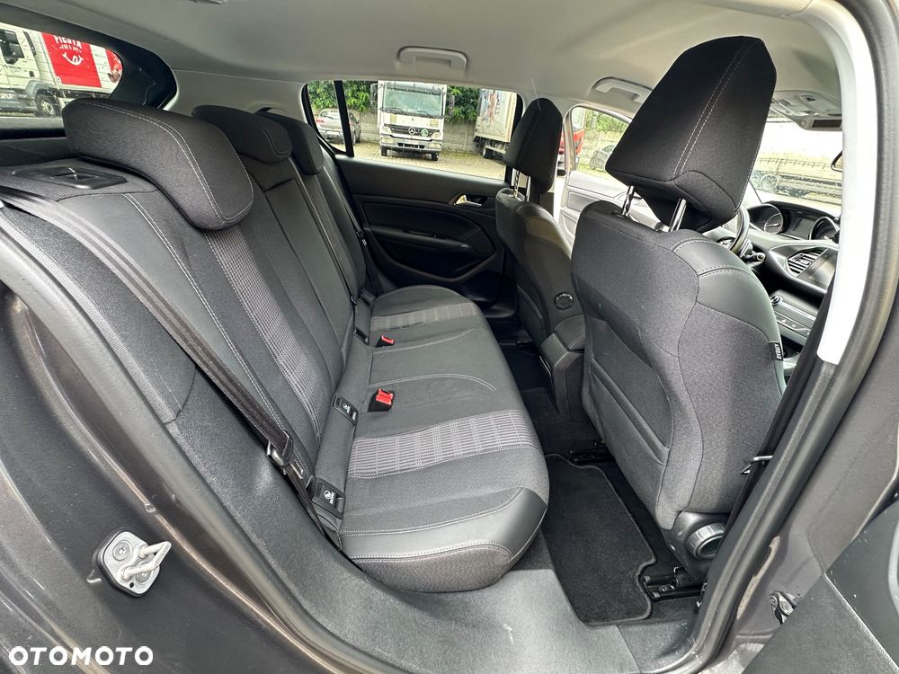 Peugeot 308 1.5 BlueHDi Allure S&S EAT6 - 14