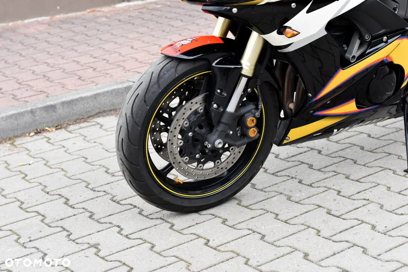 Yamaha R6 - 25