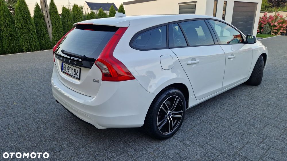 Volvo V60 D2 Momentum - 22