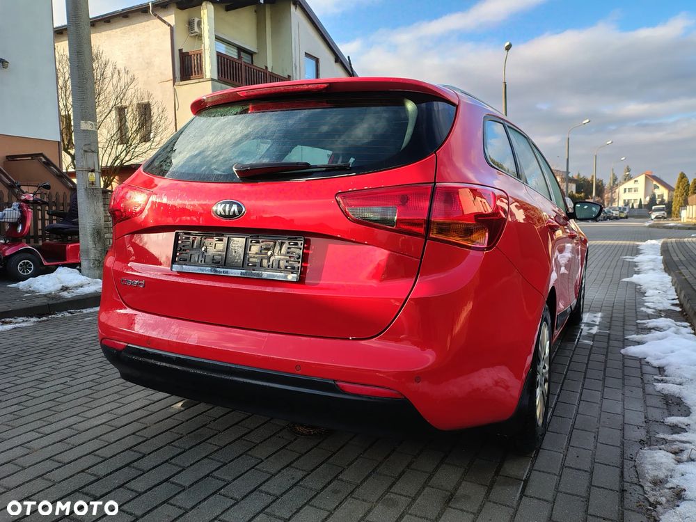 Kia Ceed 1.6 GDI ISG Dream-Team Edition - 10