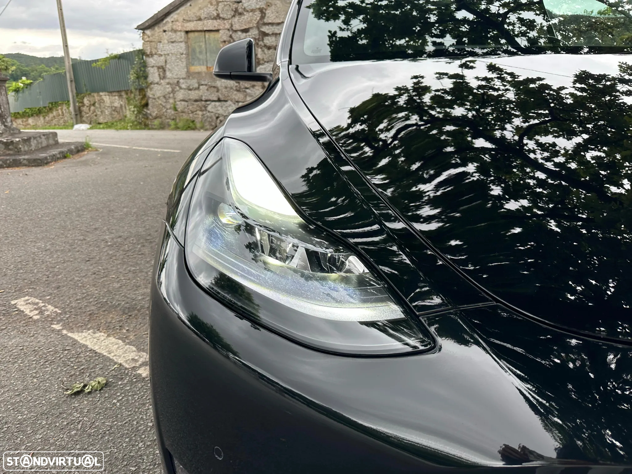 Tesla Model Y Long Range Dual Motor AWD - 11