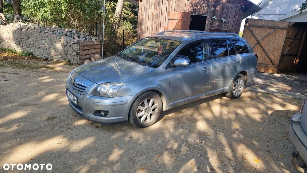 Toyota Avensis - 2