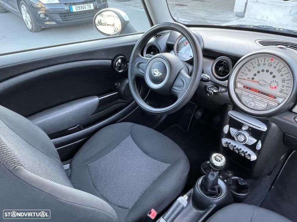 MINI 3 Portas Cooper D - 13
