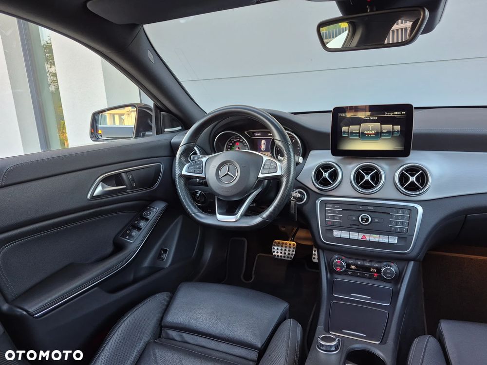 Mercedes-Benz CLA 250 4Matic 7G-DCT - 19