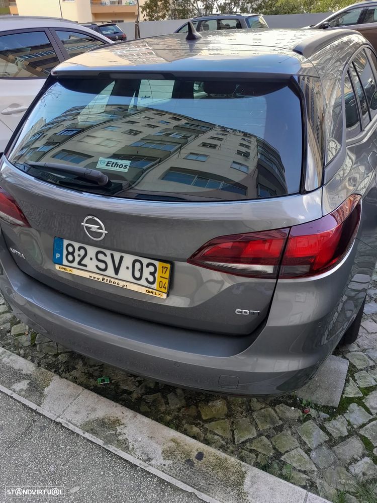 Opel Astra Sports Tourer - 1