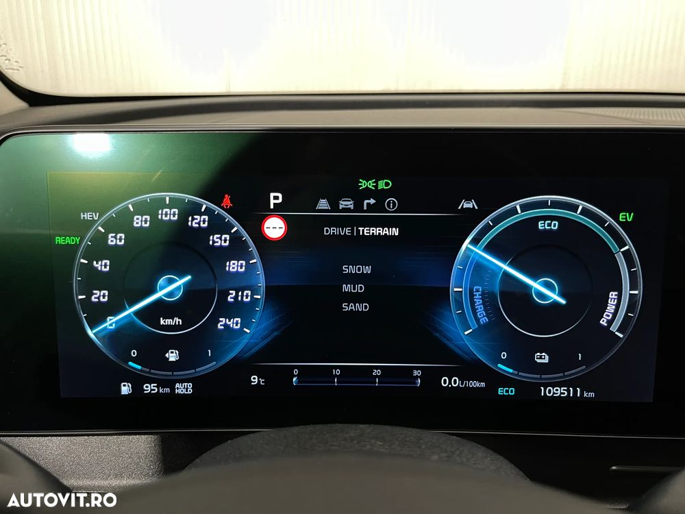 Kia Sportage 1.6 T-GDI HEV 6AT 4x4 Business Line - 29